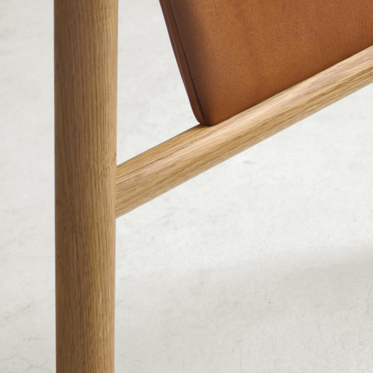 PLINTH High Chair
