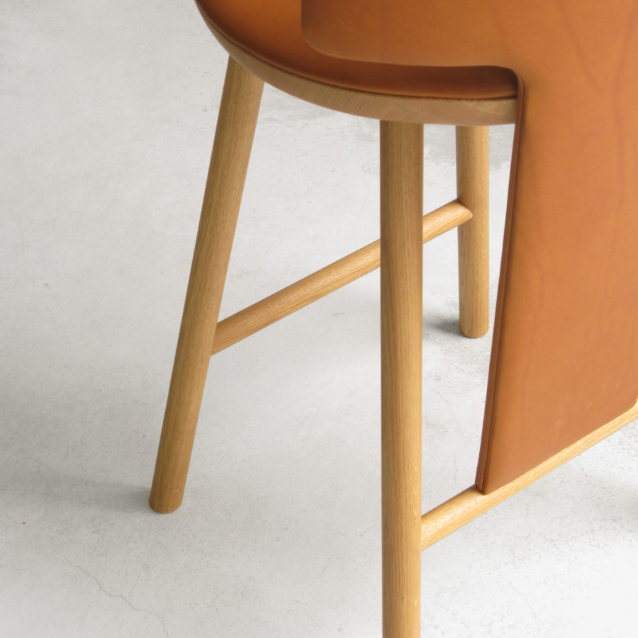 PLINTH High Chair